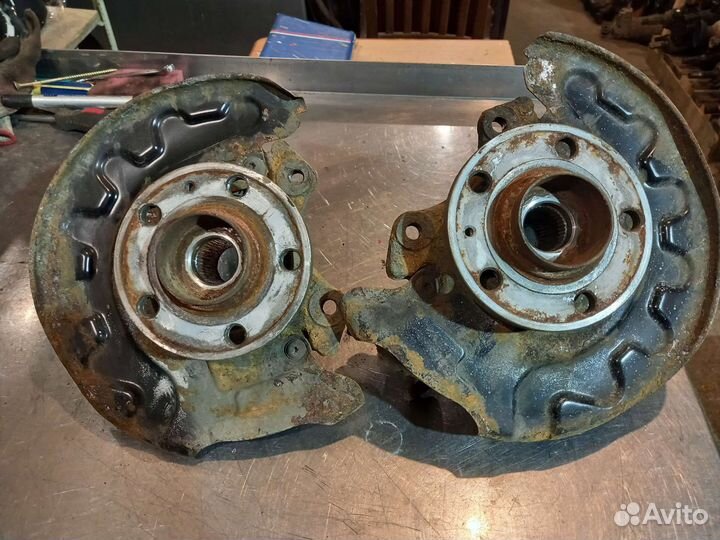 Передние поворотные кулаки VW Polo