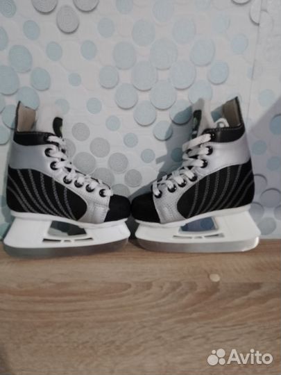 Коньки хоккейные Larsen (Ларсен)