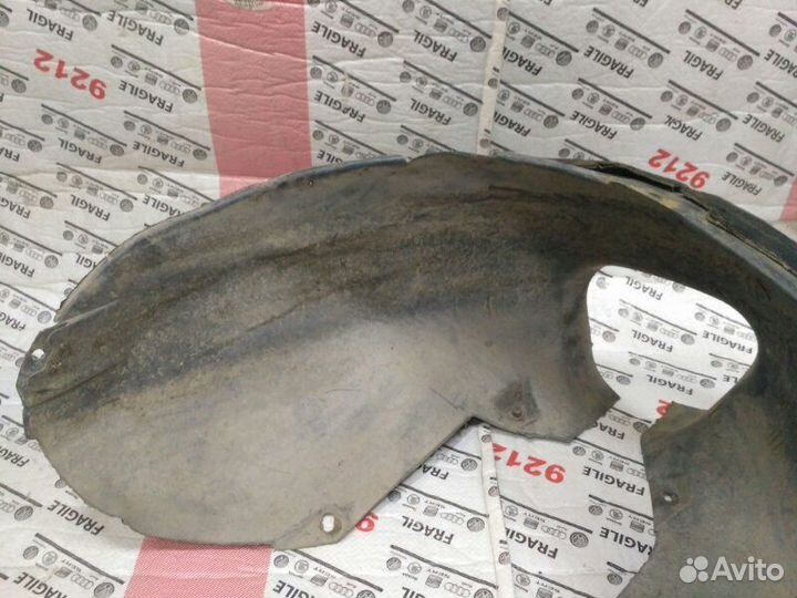 Подкрылок задний правый Ford Mondeo 1 1993-2000