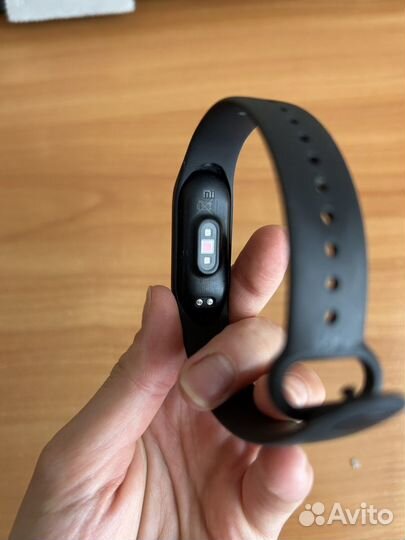 Смарт-браслет Mi SMART Band 4