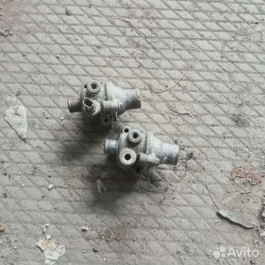 Корпус термостата змз 409