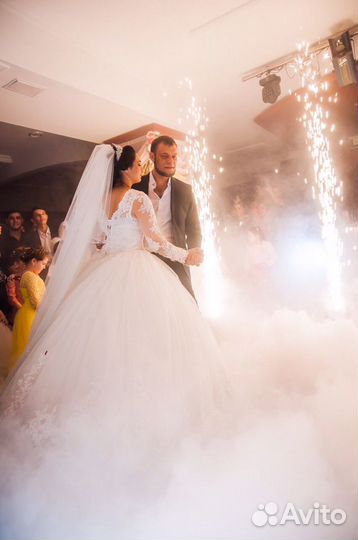 Холодные фонтаны искр