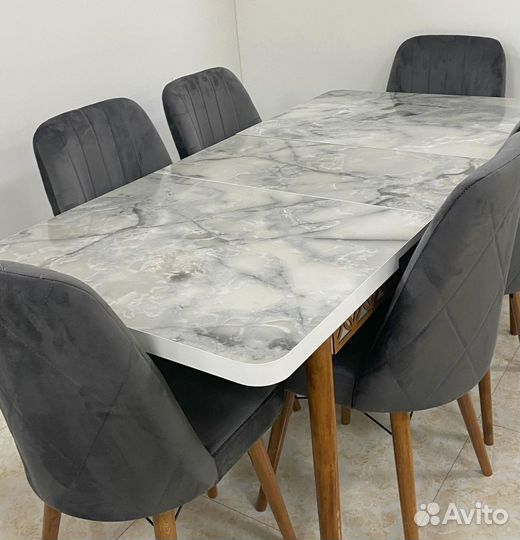 Стол и стулья на кухню