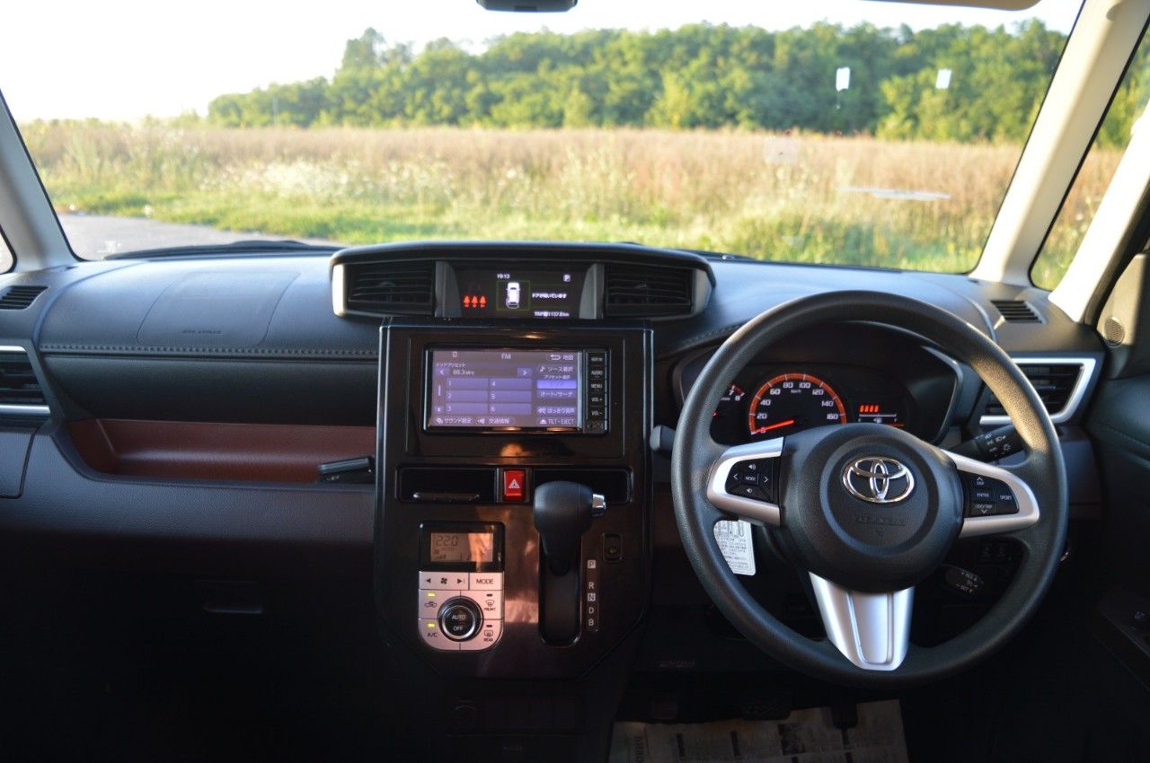 Toyota Roomy: фото владельца