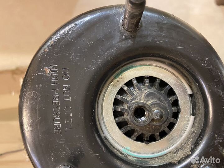 Пневматическая амортизационная стойка (оригинал)