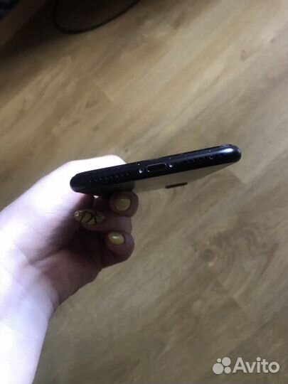 Телефон iPhone 7 plus