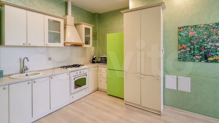 2-к. квартира, 81 м², 3/10 эт.