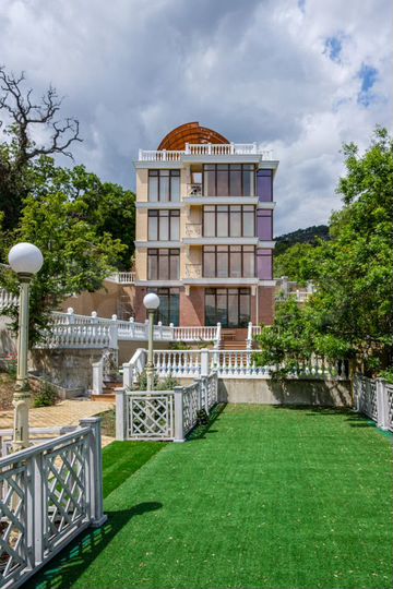 Дом 450 м² на участке 12 сот.