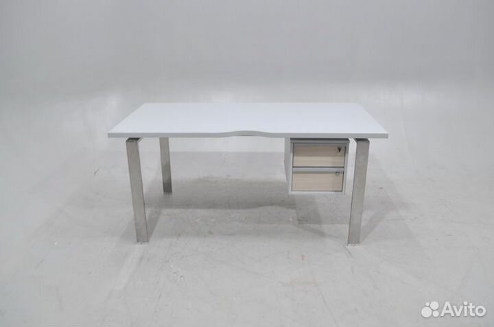 Письменный стол офисный