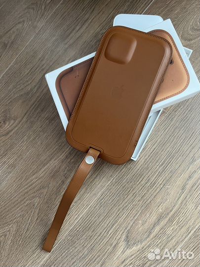 Оригинальные аксессуары Apple iPhone