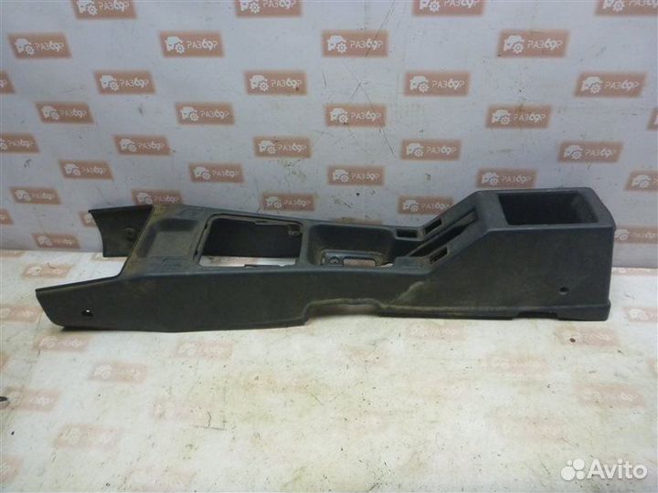 Консоль между сидений Nissan Primera P10 GA16DE