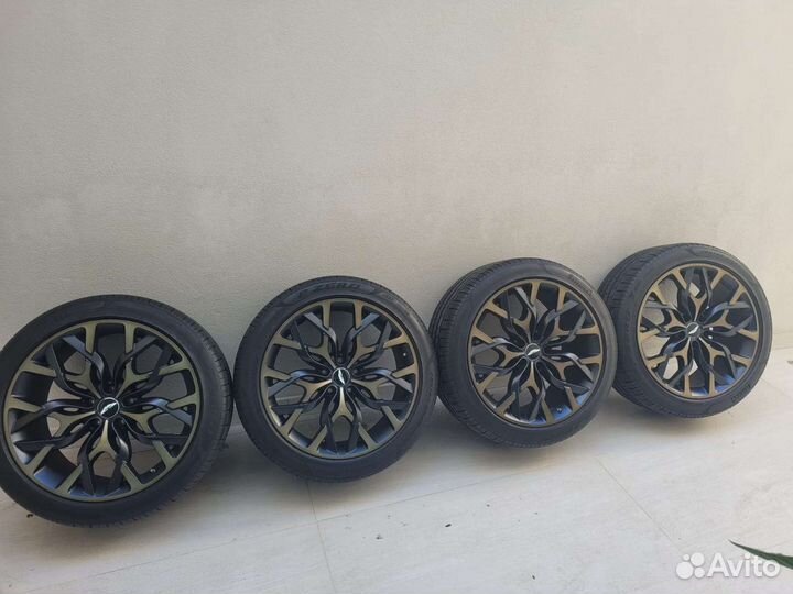 Колеса оригинал всборе для aston martin DB X