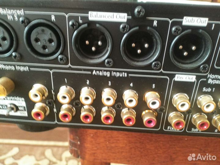 Усилитель предварительный Parasound P5