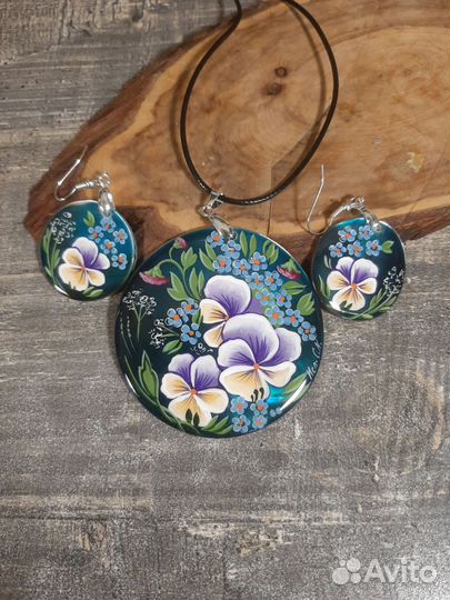 Медальон и серьги перламутр 