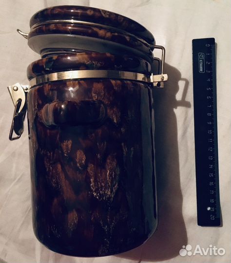 Irish. A.R.M.Fine Ceramics. Банка с клипсой