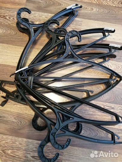 Плечики (вешалки) для одежды