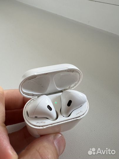 Airpods 1-го поколения