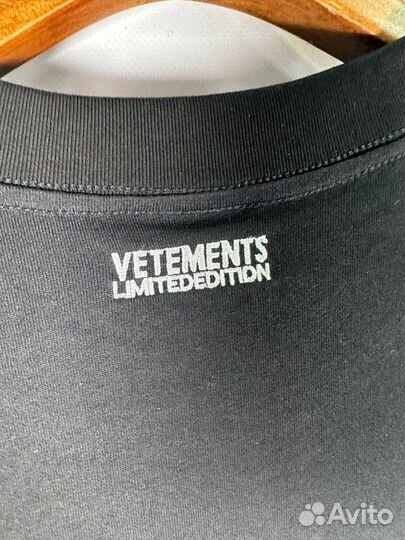 Футболка vetements