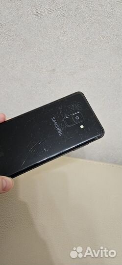 Samsung Galaxy A8 (2018), 4/32 ГБ