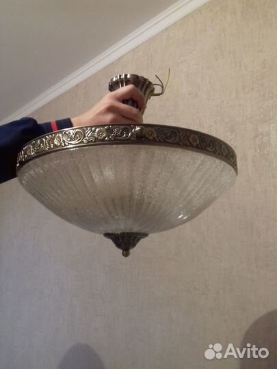 Продаются люстры
