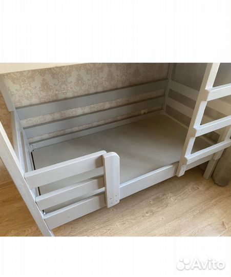 Двухярусная кровать бу с матрасами