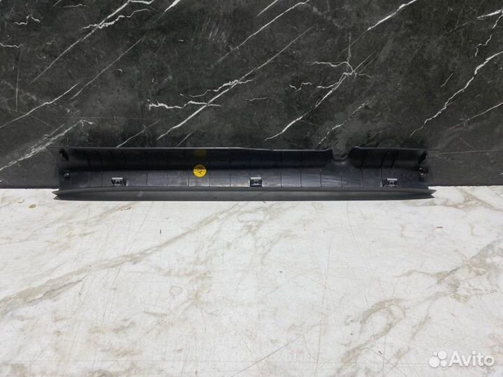 Накладка порога передняя правая Hyundai Solaris