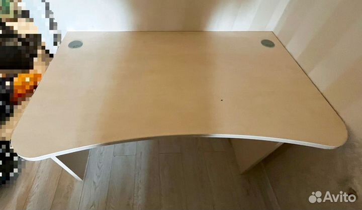 Письменный стол