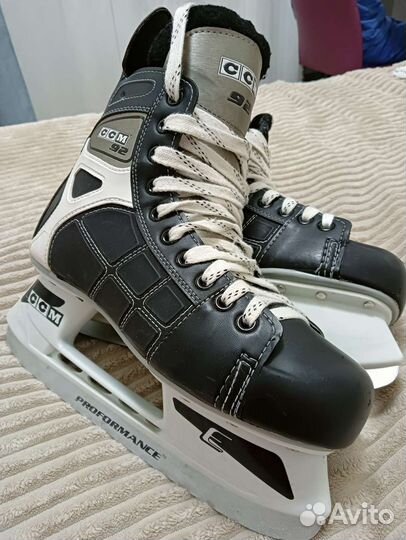 Хоккейные коньки CCM