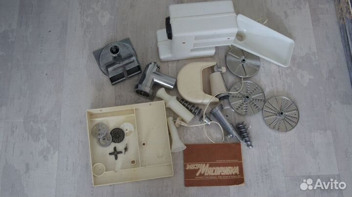 Продам электромясорубку СССР бу с приставками