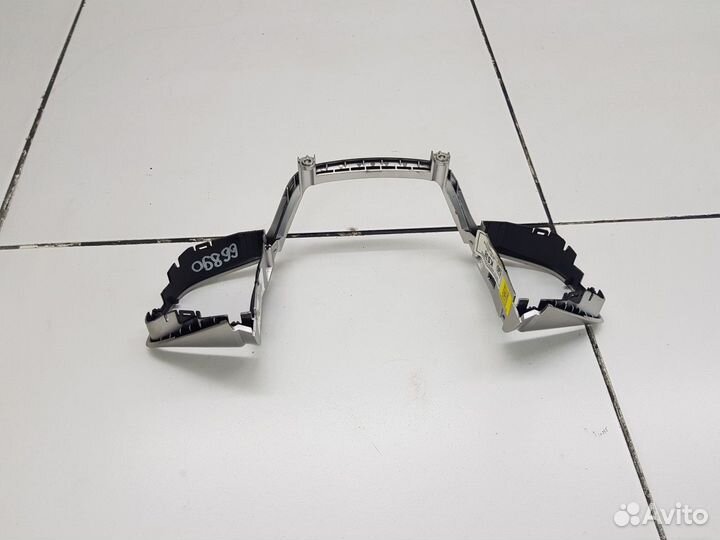 Накладка на руль (Genesis G70)