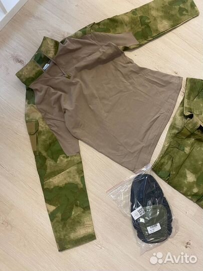 Тактическая форма с наколенниками и налокотниками