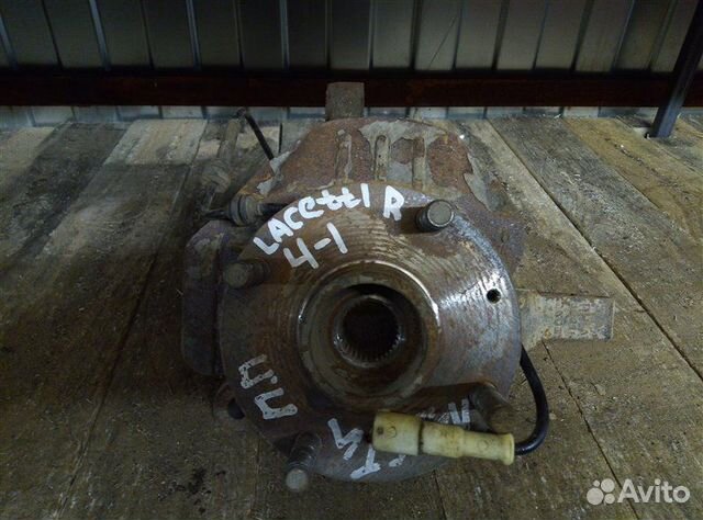 Кулак (цапфа) передний правый Chevrolet Lacetti