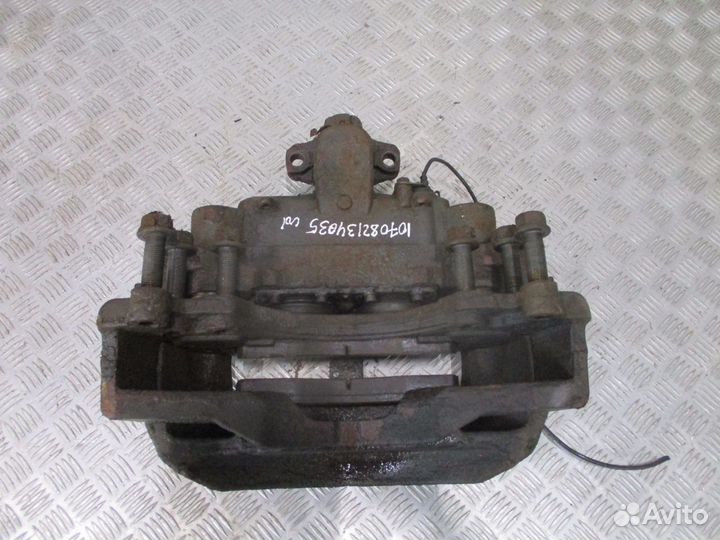 Суппорт передний правый Volvo 20527037