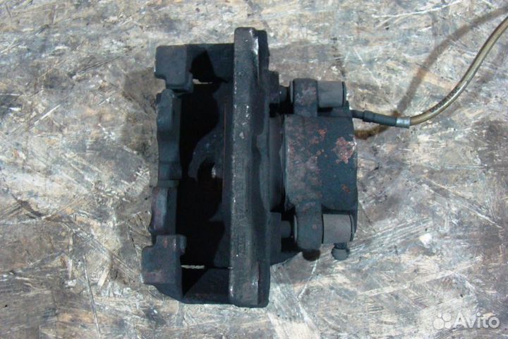 Jaguar XF Суппорт тормозной передний левый