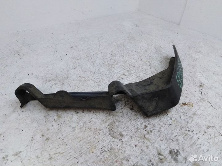 Брызговик передний