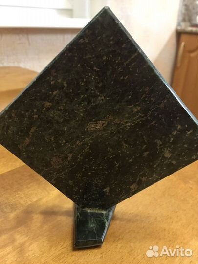 Панно из камня