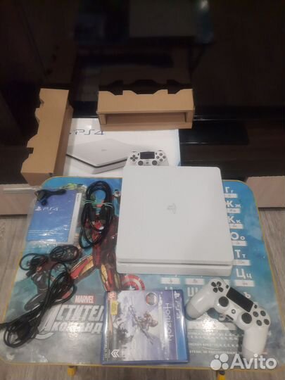 Sony playstation 4 slim 1TB GlacierWhite