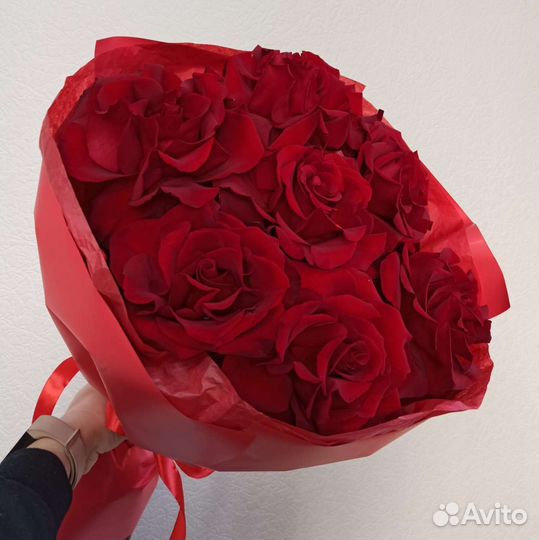 Яркий красный букет