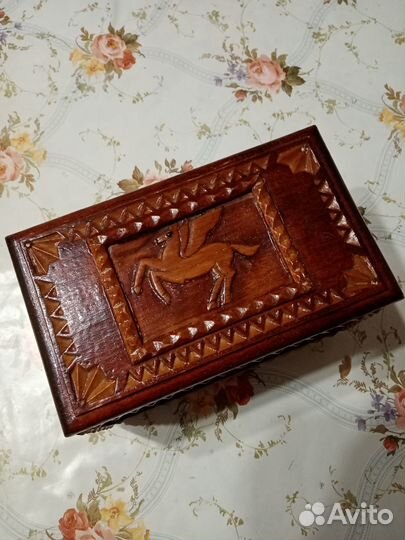 Деревянная шкатулка старинная