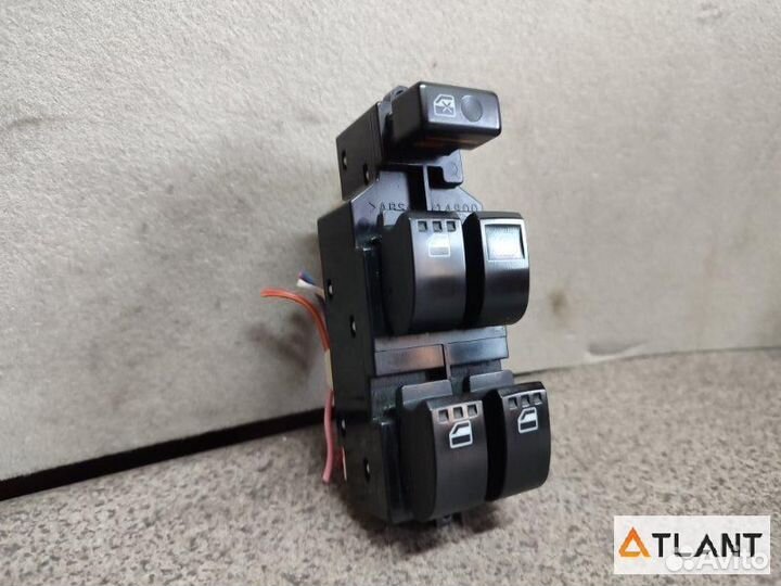 Пульт стеклоподъемника передняя правая toyota pass