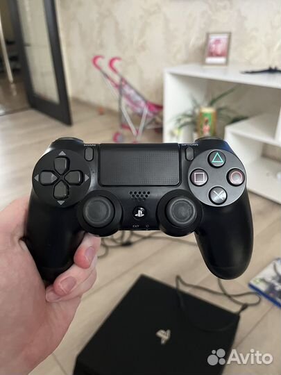 Sony playstation 4 PS4 pro 1tb