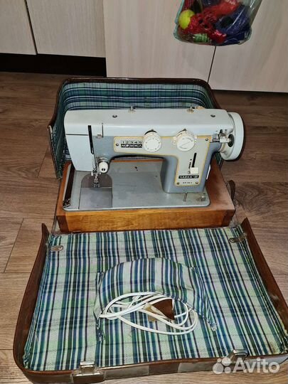 Швейная машина Чайка 3 кл. 116-2