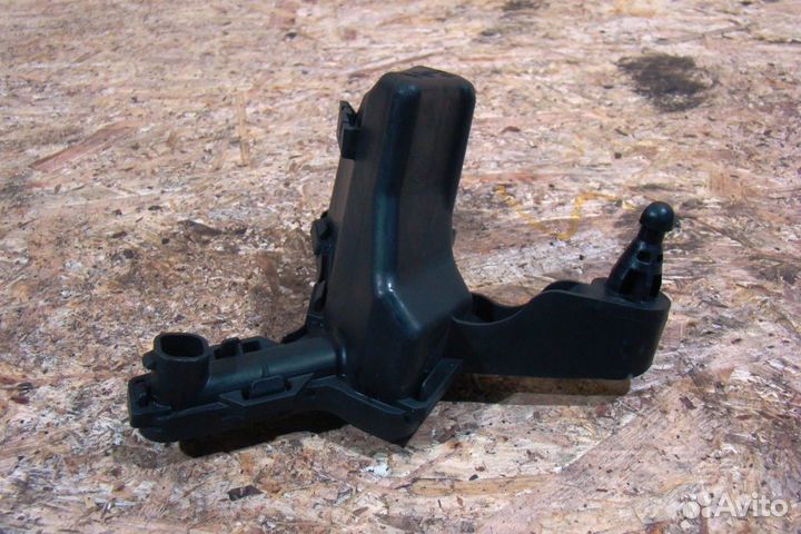 Nissan Note E11 Резонатор воздушного фильтра