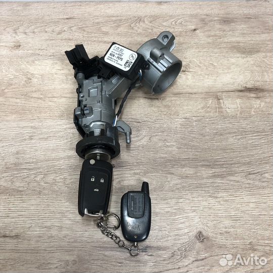 Замок зажигания на Opel Astra j