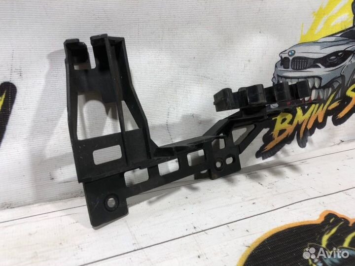 Кронштейн Audi A4 B5 APS 2001