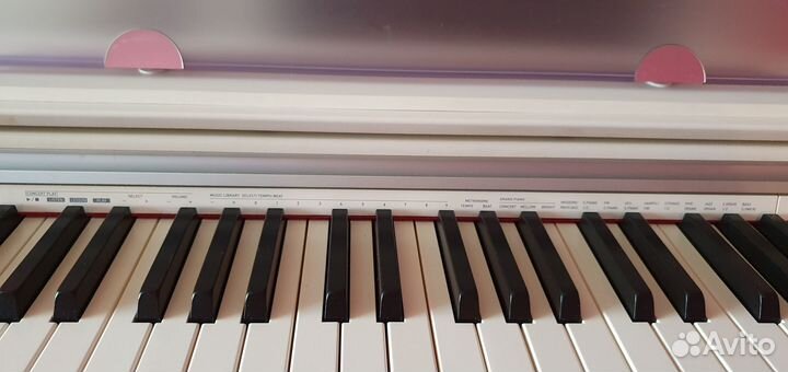 Цифровое фортепиано Casio Privia PX770WE