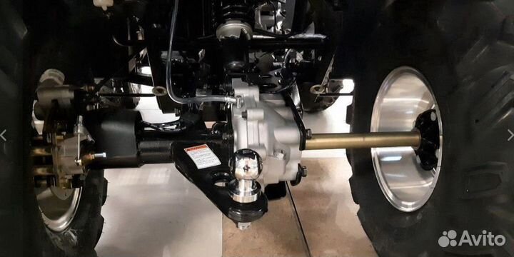 Квадроцикл Linhai Yamaha D 300 4WD красный