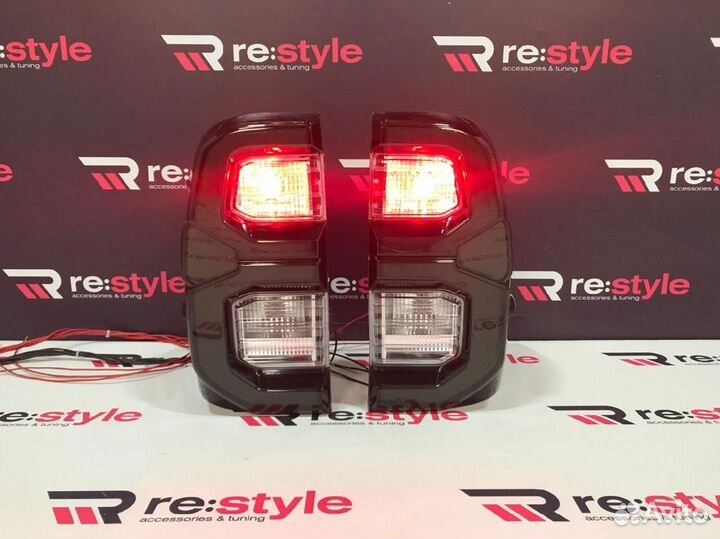 Фонари задние Toyota Hilux PickUp D1359