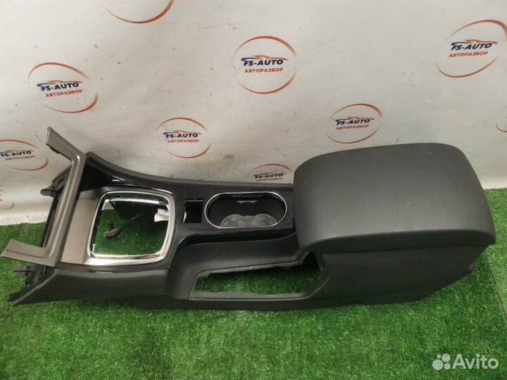 Подлокотник Ford Mondeo 4 седан 2.0 aoba 2008