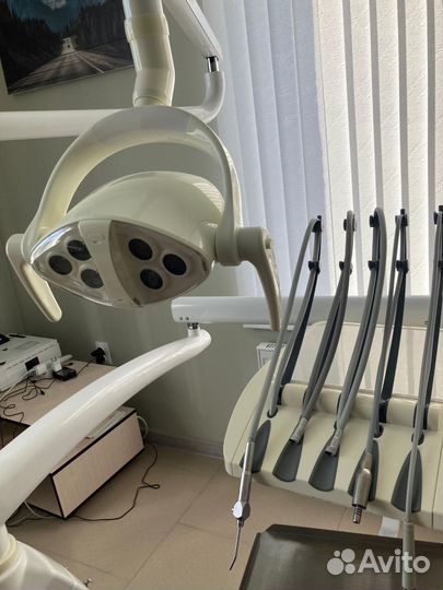 Стоматологическое кресло